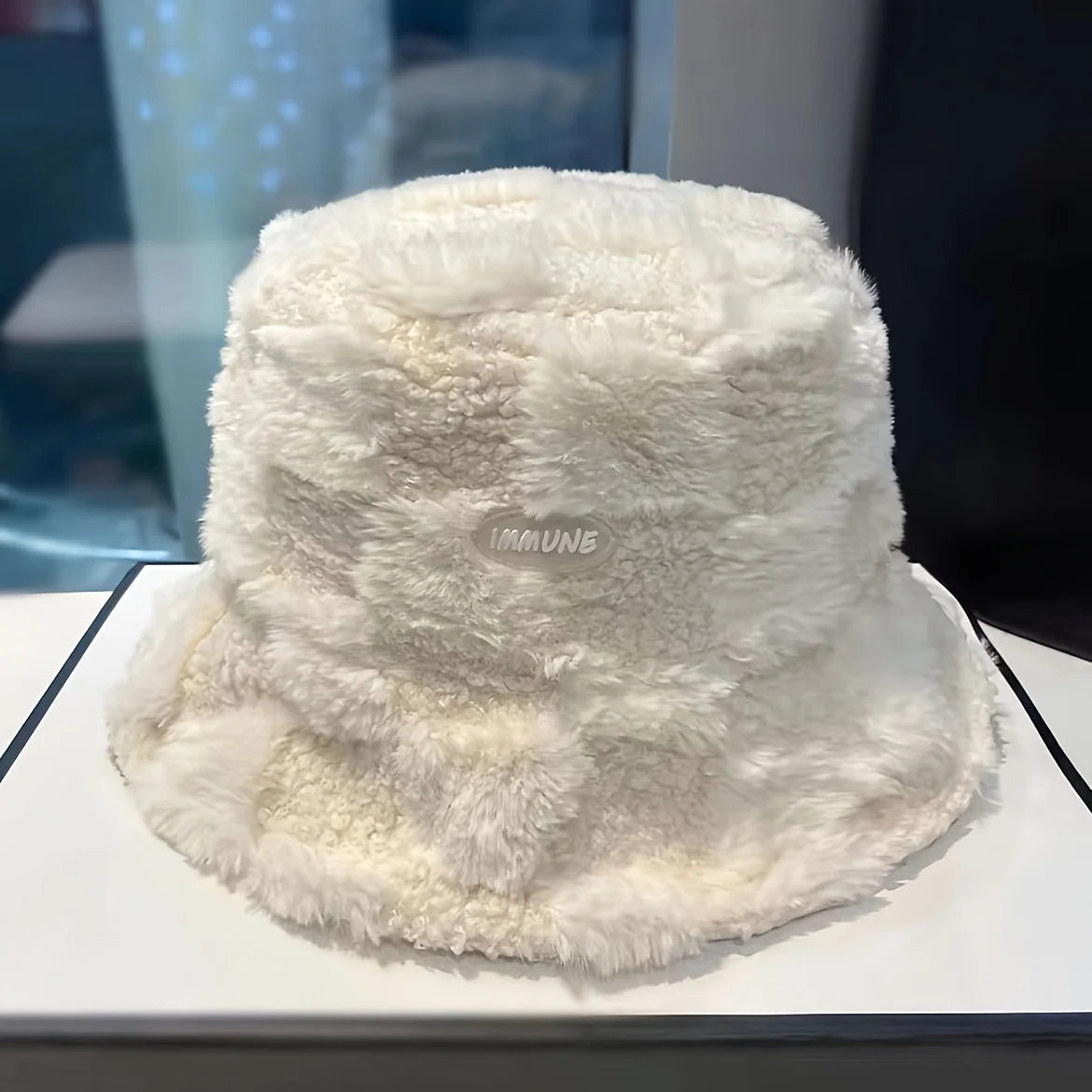 Women’s Warm Fashionable Grid-Pattern Bucket Hat